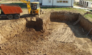 Рытье котлованов под фундамент в Темрюке – цена от 2566 руб. за м3 | 2Землекопа-Тмр